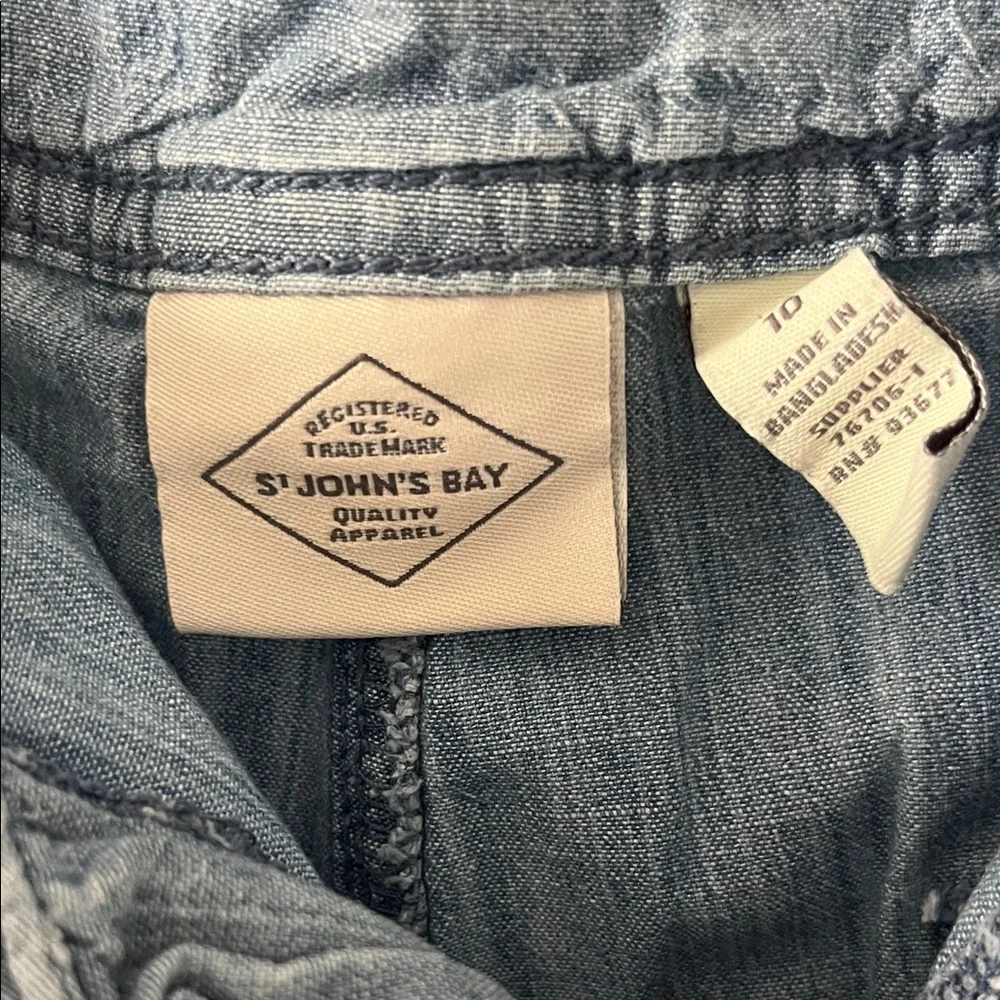 St. John's Bay Light Wash Cargo Denim Shorts - Picture 2 of 11